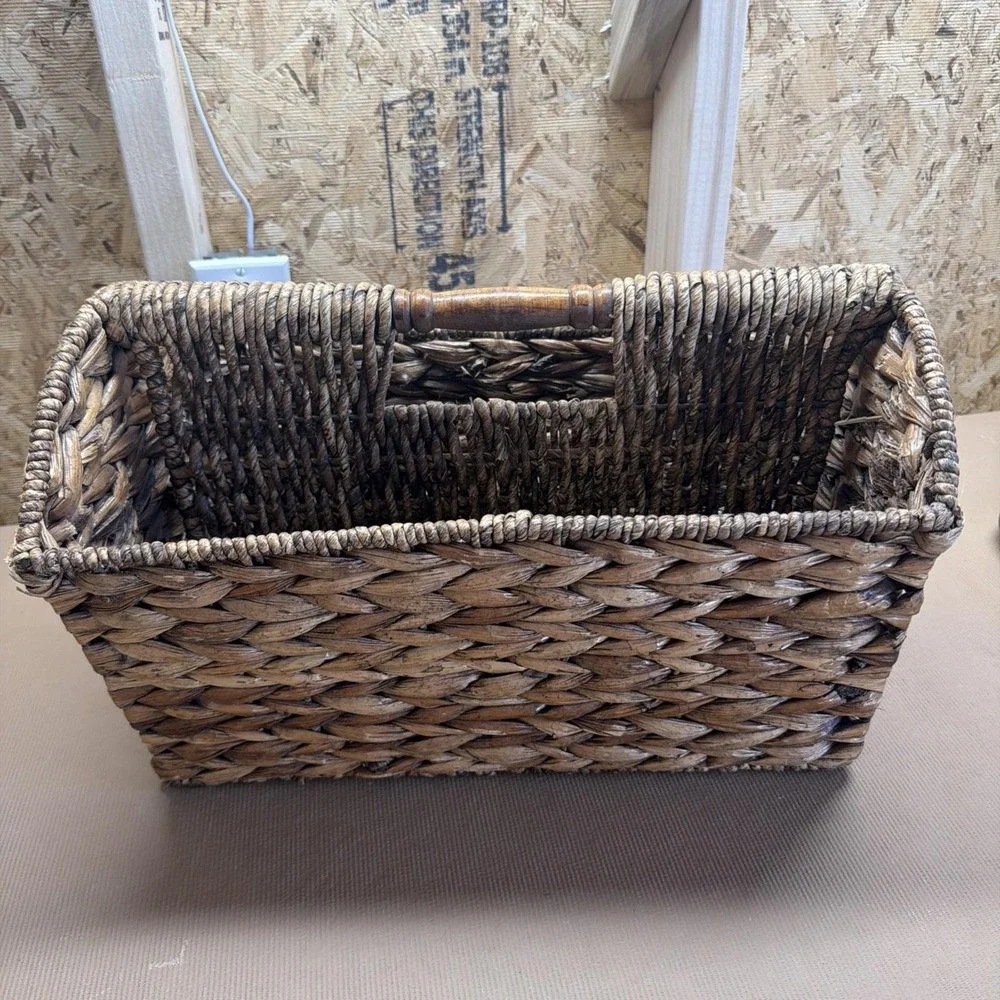 Vtg Woven Hyacinth Reed And Tree Fiber Divided Magazine Holder Wooden Handle 16